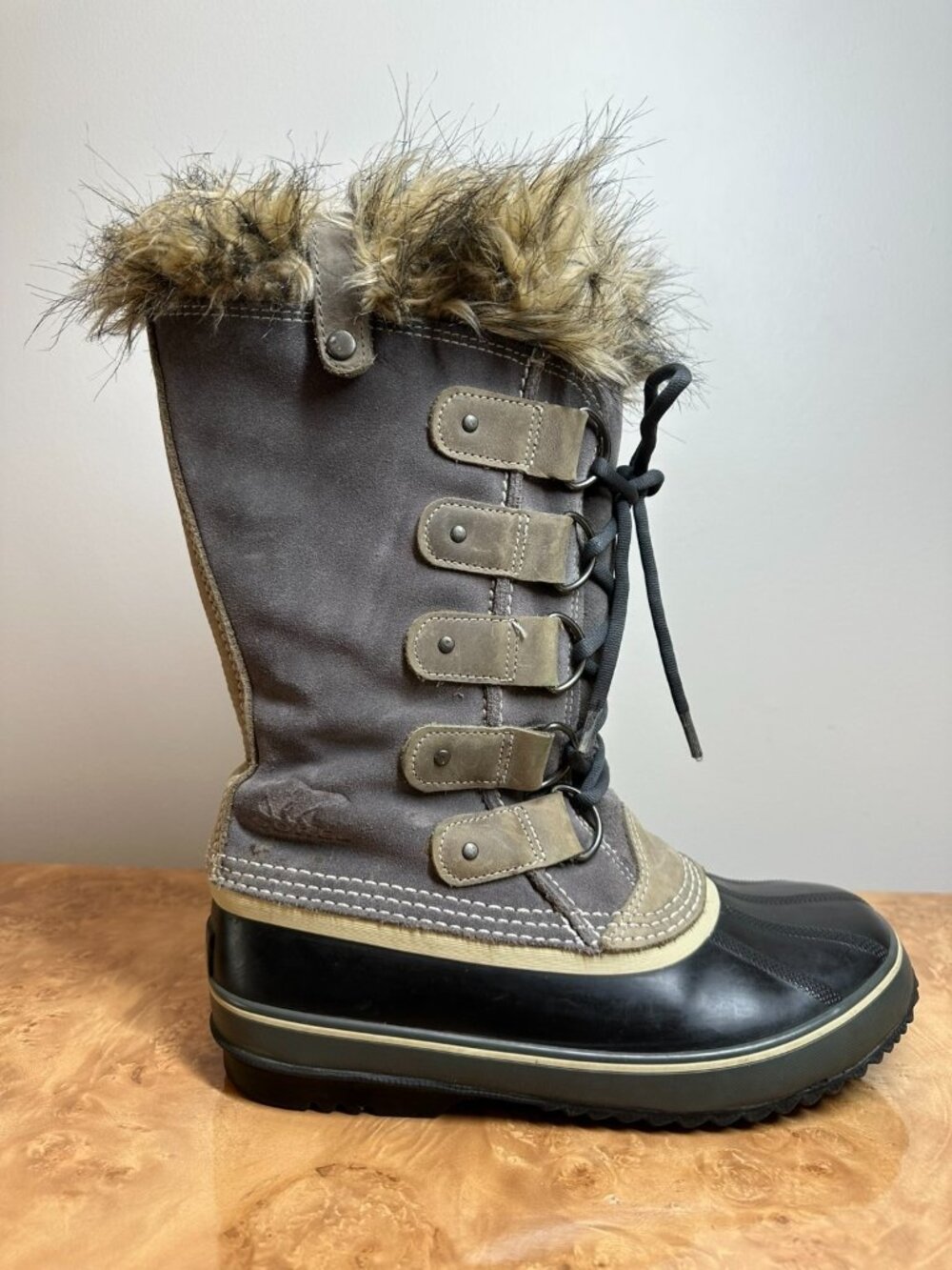 SOREL Joan of Arctic Boots Womens 9 Gray Suede Faux Fur Waterproof Winter Snow